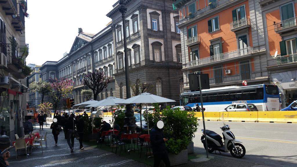 Hotel Residenza Il Castello à Naples Extérieur photo